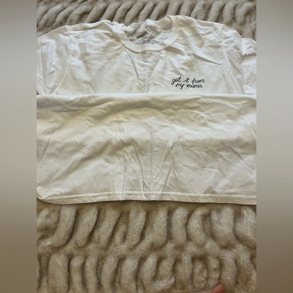 Omaze Women's Graphic Tee - Picture 5 of 5